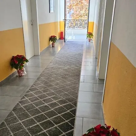 Antigone Szálloda Tirana