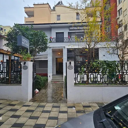 安提戈涅酒店 3* 地拉那