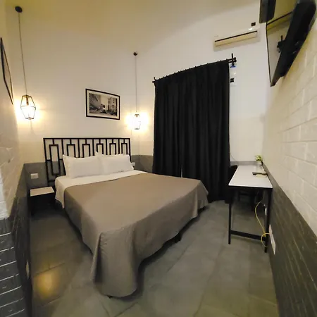 Antigone Hotel 3*